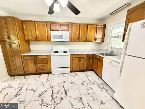 Fredericksburg, VA 22408,201 HARDWOOD LN