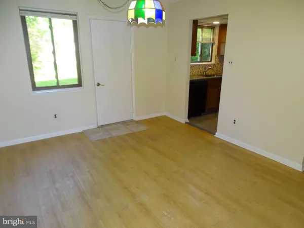 Bensalem, PA 19020,4902 OXFORD CT