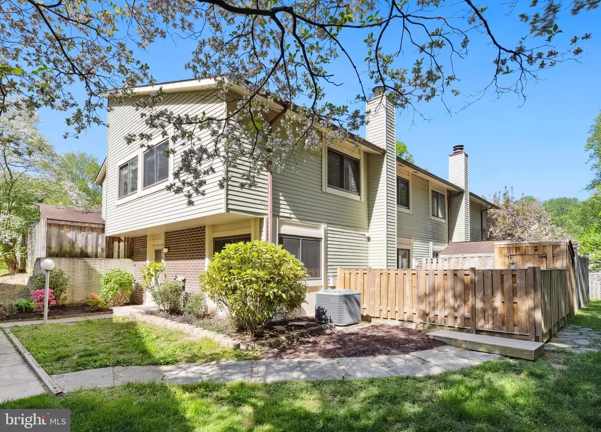 Burke, VA 22015,5610 SUMMER OAK WAY