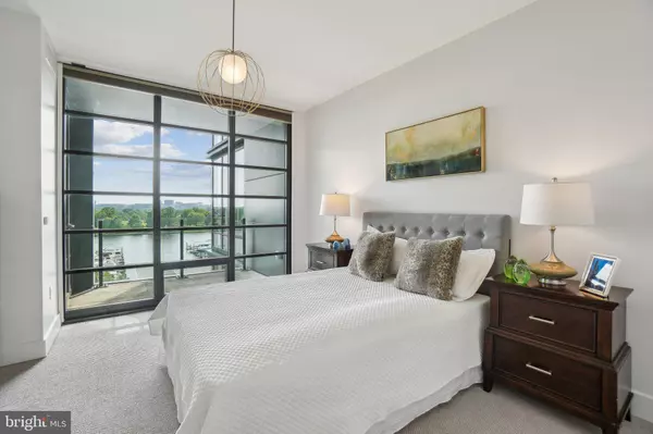 Washington, DC 20024,45 SUTTON SQ SW #602