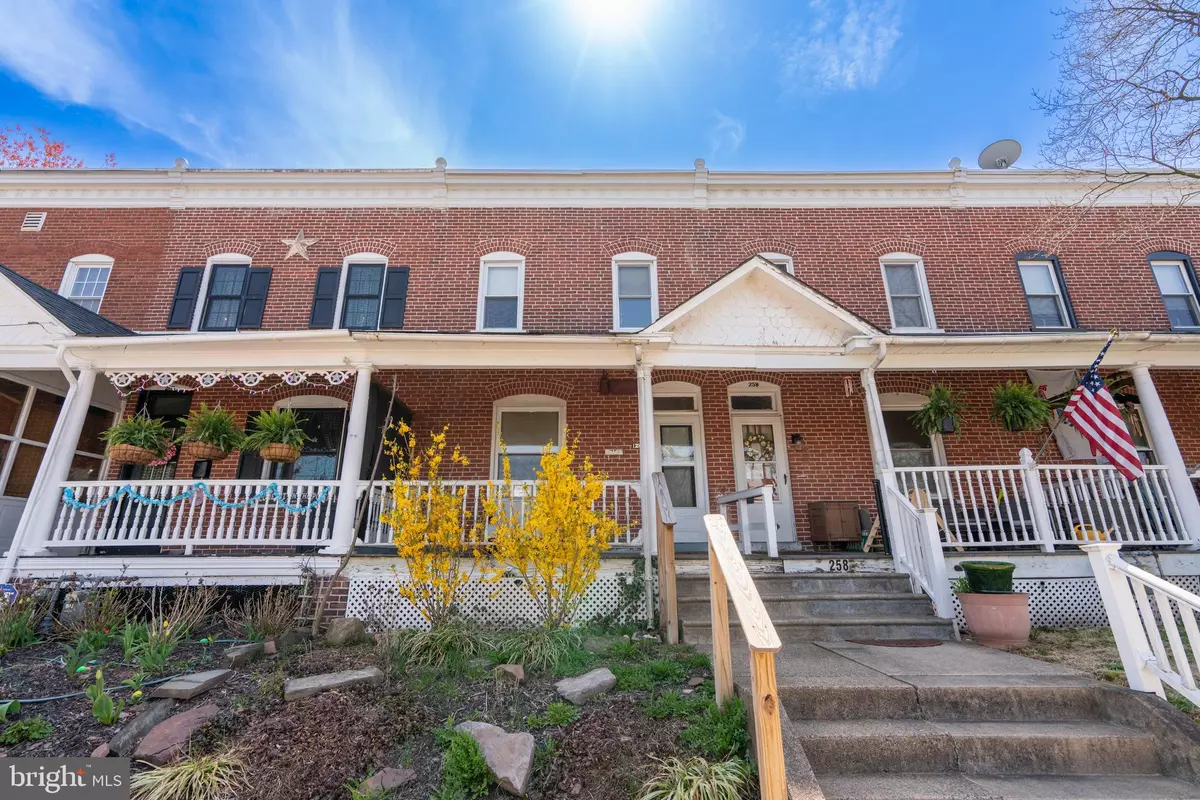 Perkasie, PA 18944,261 N 4TH ST