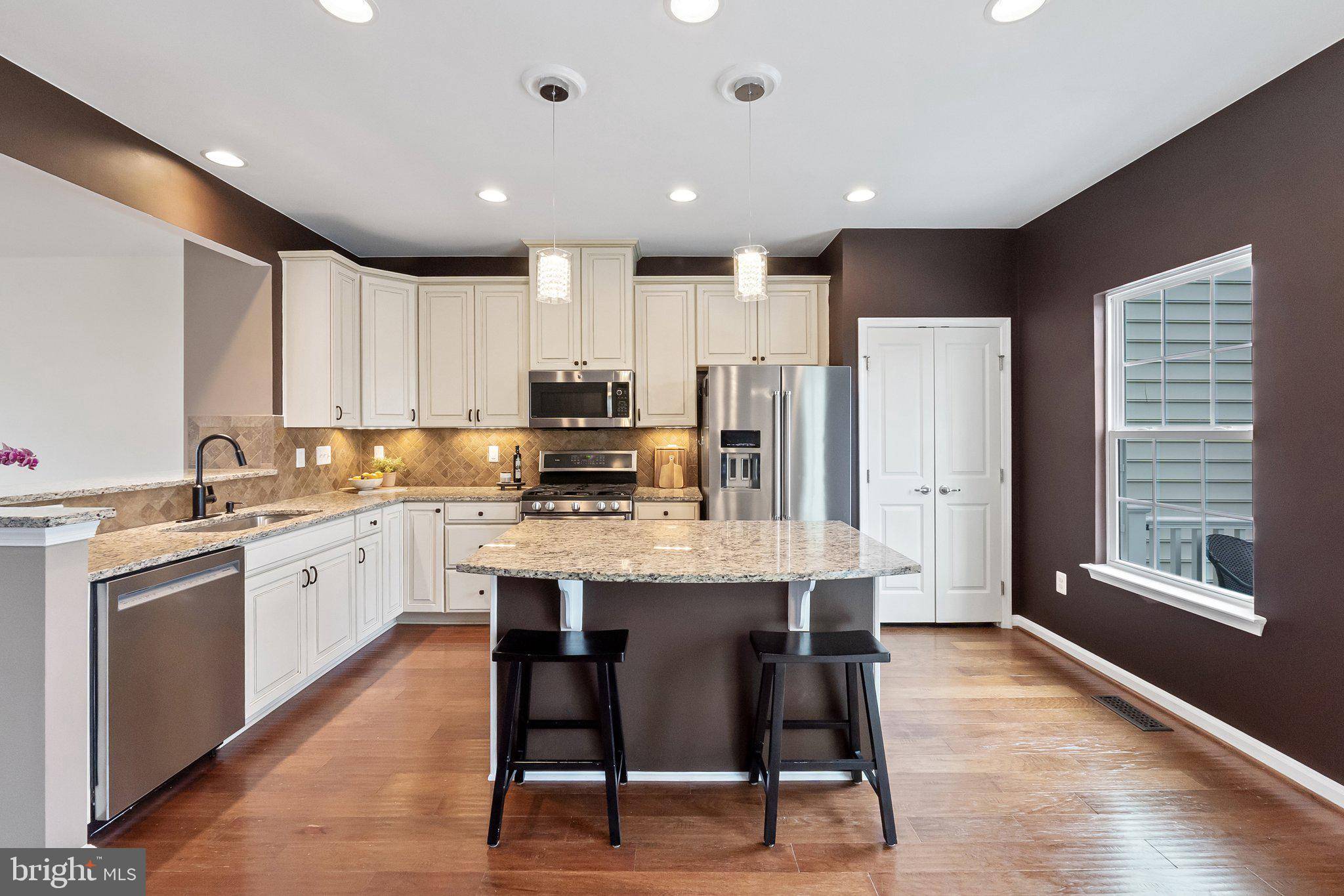 Lake Frederick, VA 22630,172 TROUT LILY DR