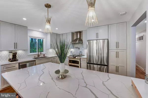 Alexandria, VA 22309,9222 PRESIDENTIAL DR