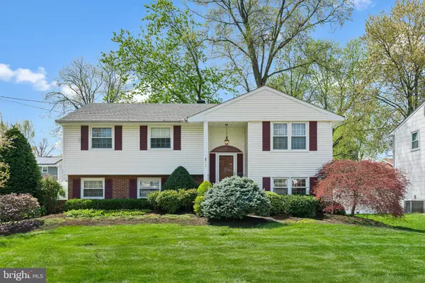15 PEPPERMILL DR,  Cherry Hill,  NJ 08002