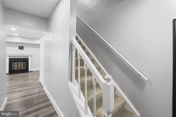 Sterling, VA 20164,235 COVENTRY SQ