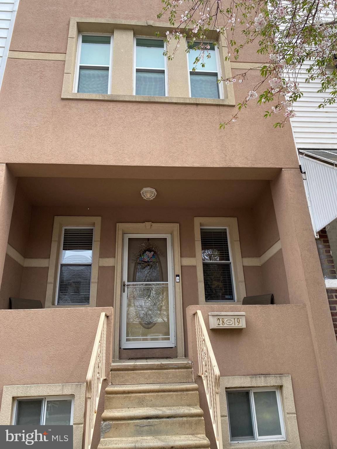 2819 S WARNOCK ST, Philadelphia, PA 19148