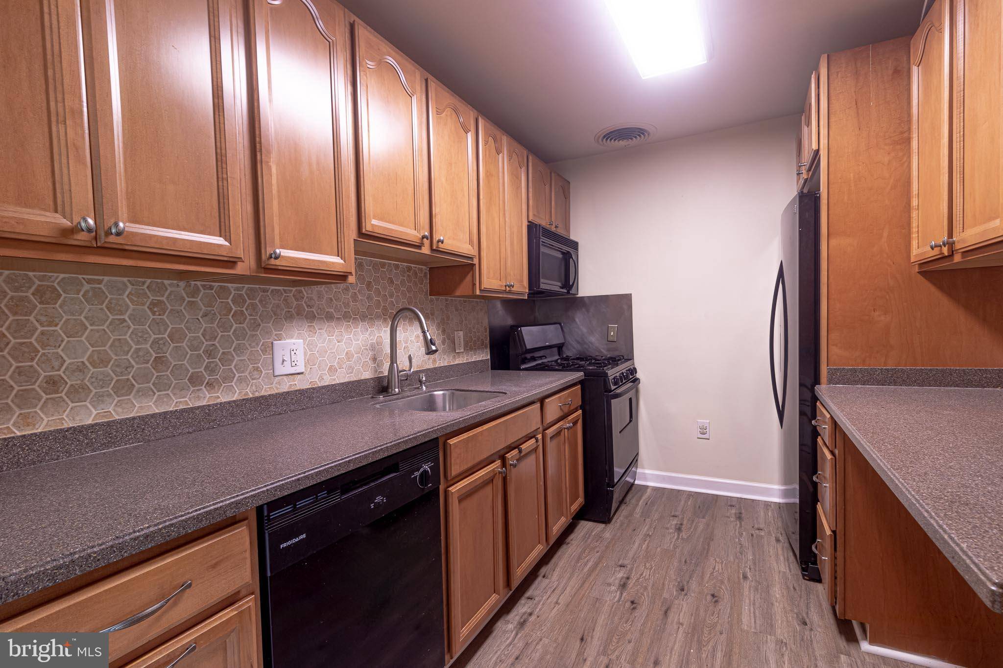 Bladensburg, MD 20710,5201 NEWTON ST #202