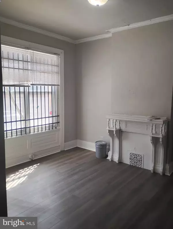 Philadelphia, PA 19121,1922 N GRATZ ST