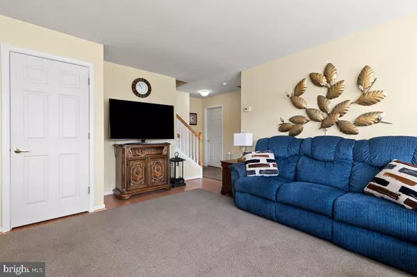Fairless Hills, PA 19030,2 AVENROWE CT