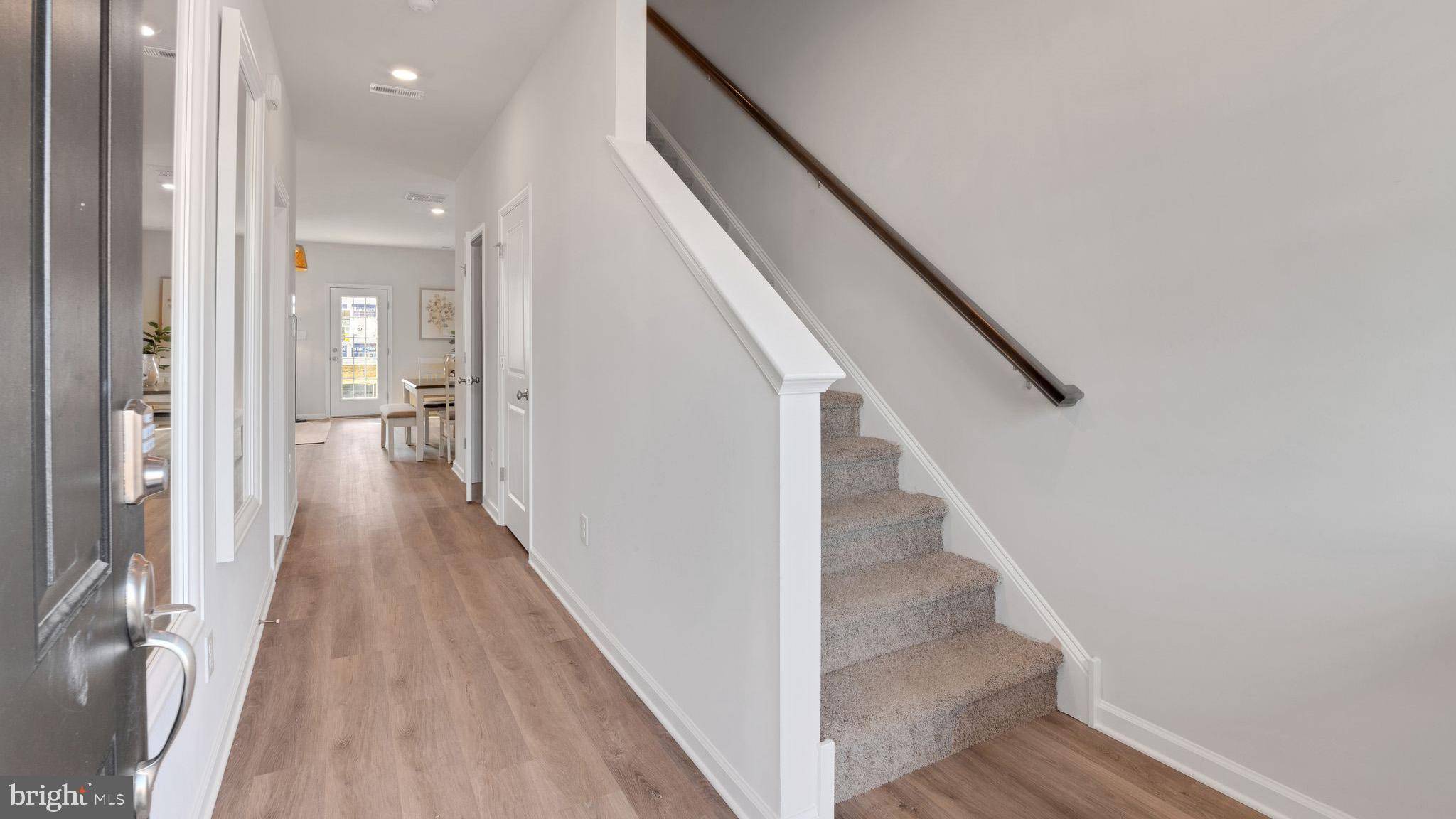 Egg Harbor Township, NJ 08234,221 HERMOSA DR