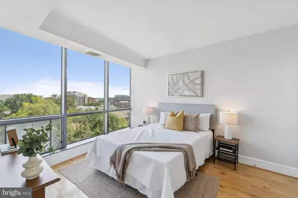 Arlington, VA 22201,2001 15TH ST N #506