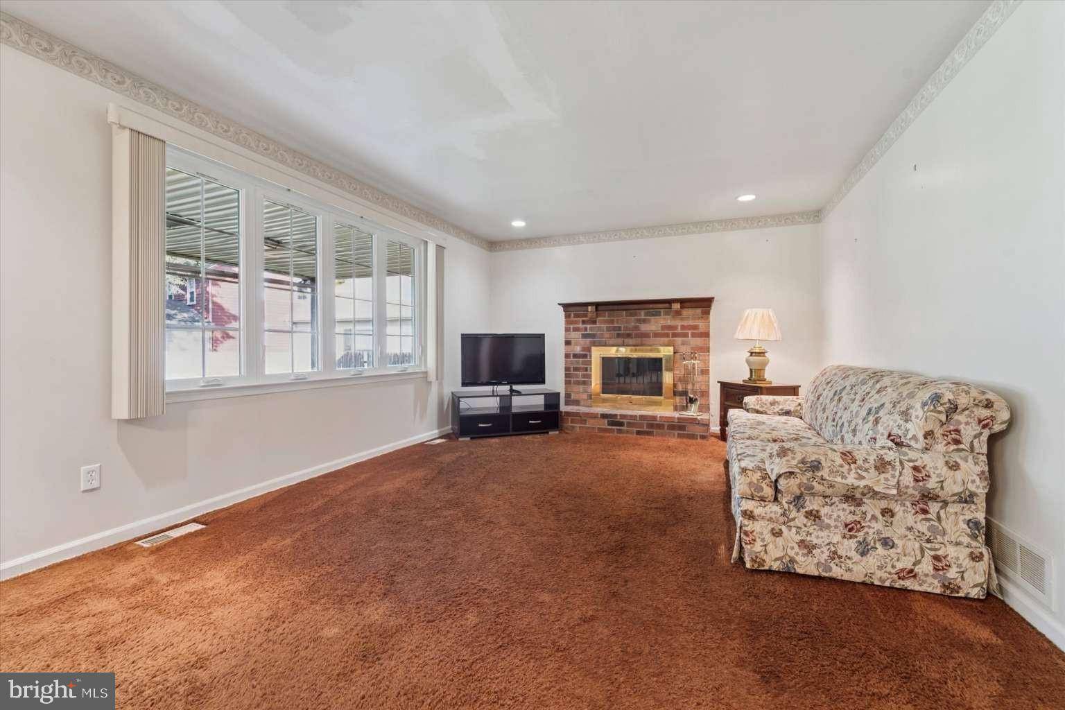Broomall, PA 19008,2992 EASTBURN AVE