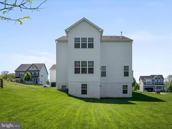 Round Hill, VA 20141,18378 GRASSYVIEW PL