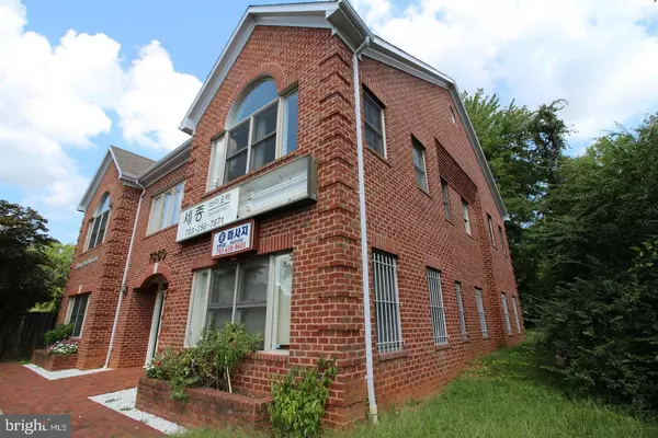 Annandale, VA 22003,7360 MCWHORTER PL