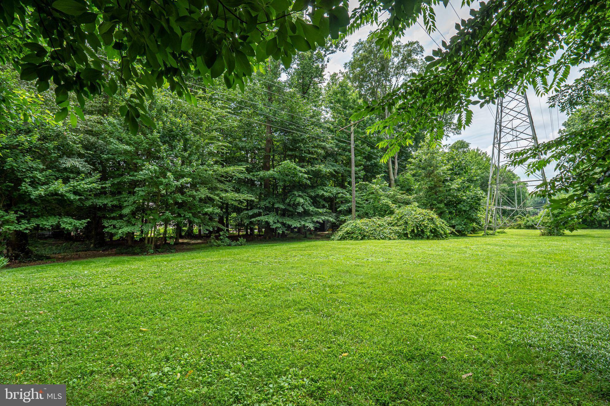 1900 BEECHWOOD DR, Wilmington, DE 19810