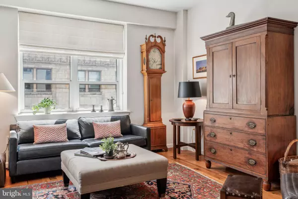 Philadelphia, PA 19102,1425 LOCUST ST #10C