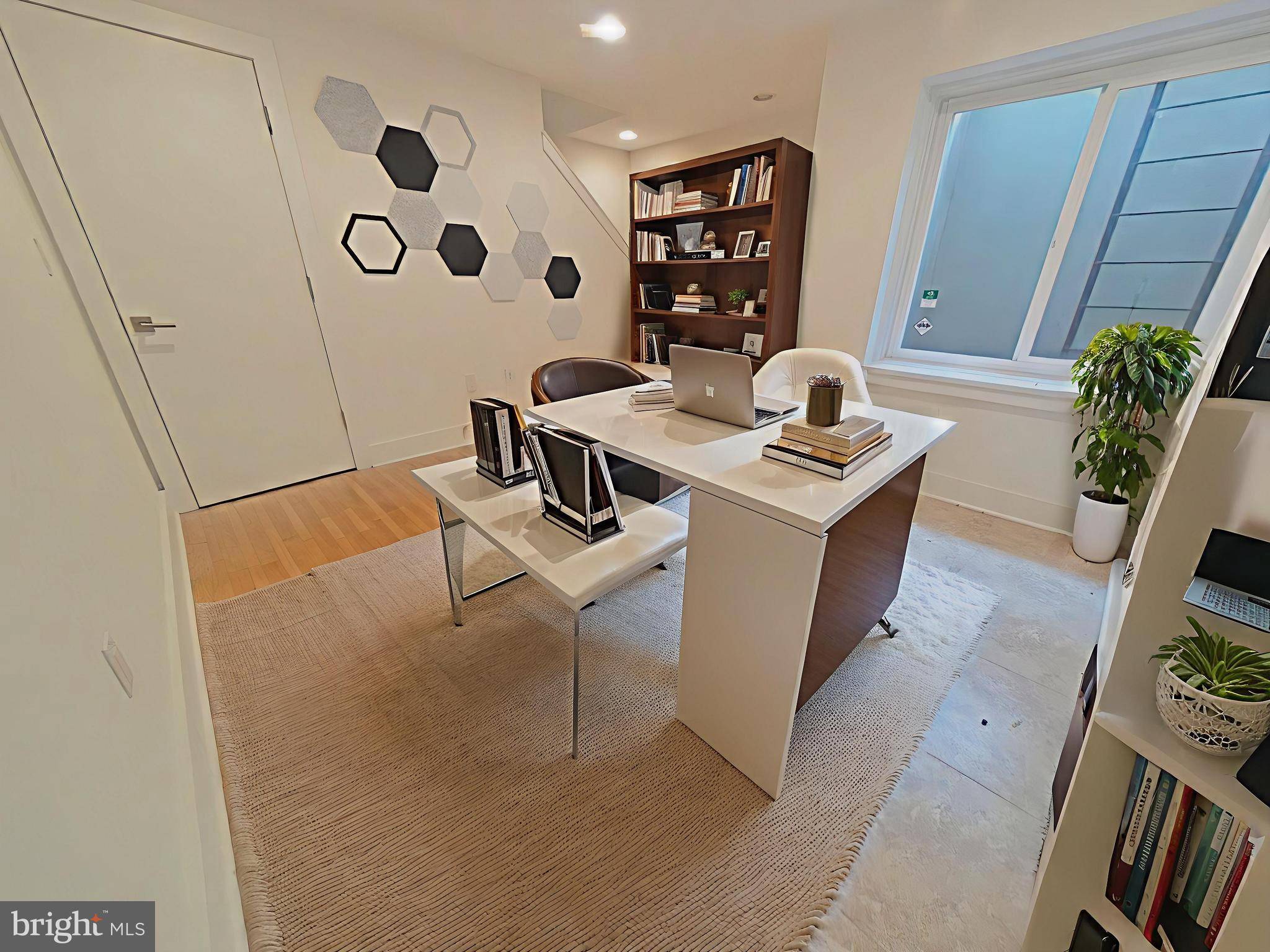 Philadelphia, PA 19123,702-12 N FRONT ST #2