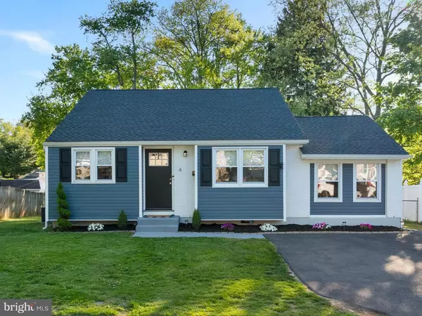 4 LAKEVIEW DR,  Hamilton,  NJ 08620