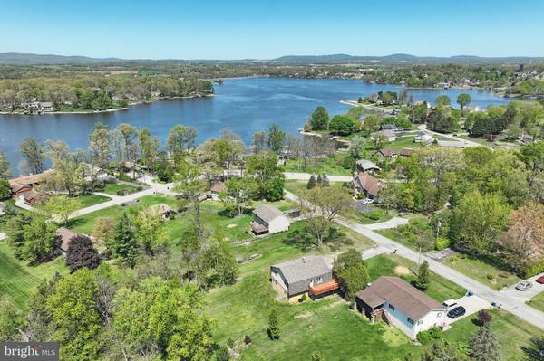 East Berlin, PA 17316,7 HILL DR