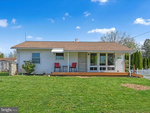 521 E NEW ST, Lititz, PA 17543