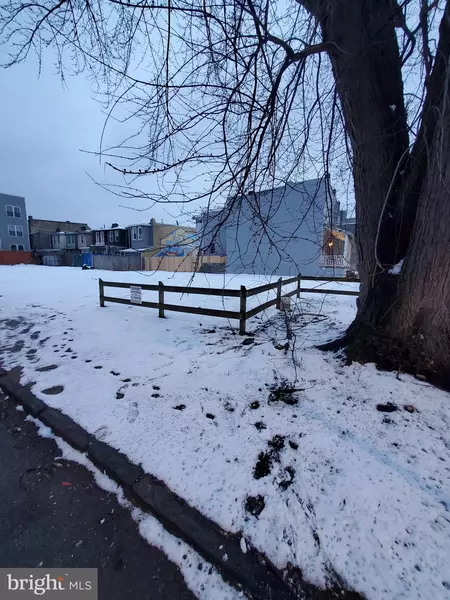 811 N 42ND ST, Philadelphia, PA 19104