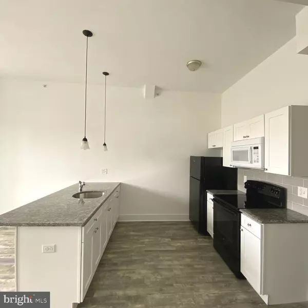 6032 MARKET ST #3RD FL, Philadelphia, PA 19139