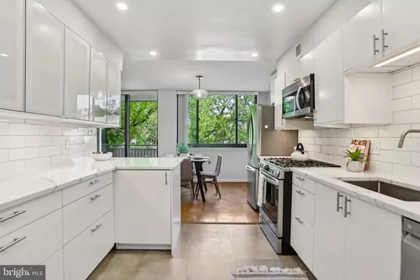 Arlington, VA 22207,4201 CHERRY HILL RD #110