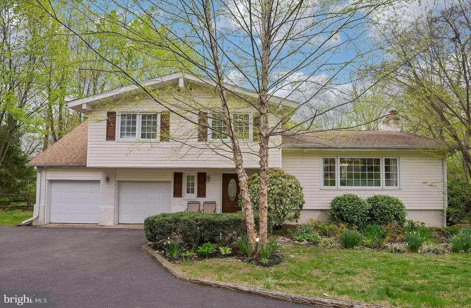 2318 FAIRWAY RD, Huntingdon Valley, PA 19006