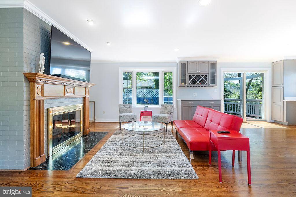 Mclean, VA 22101,6318 MORI ST
