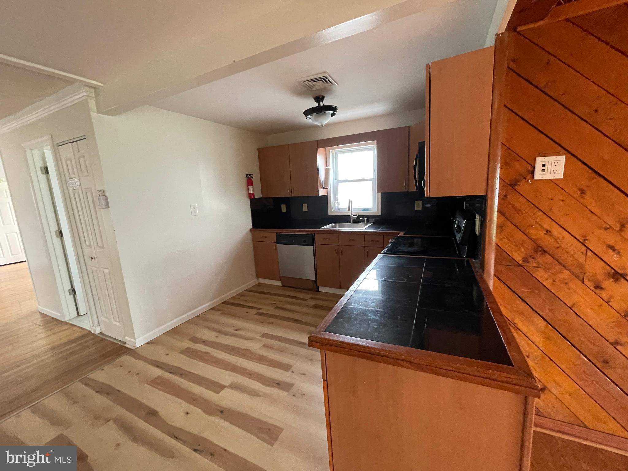 Bensalem, PA 19020,1048 CORNWELLS AVE