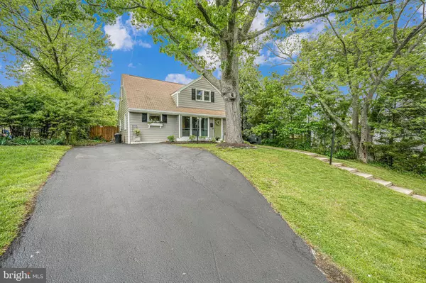 Alexandria, VA 22307,6702 CAVALIER DR