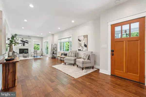 Arlington, VA 22207,4231 31ST ST N