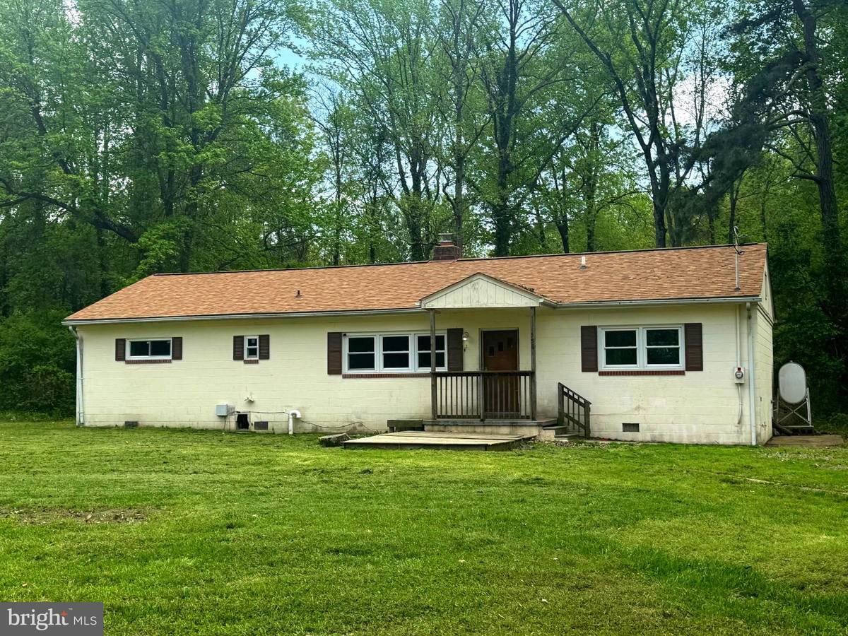 Colonial Beach, VA 22443,558 SHOREWOOD DR