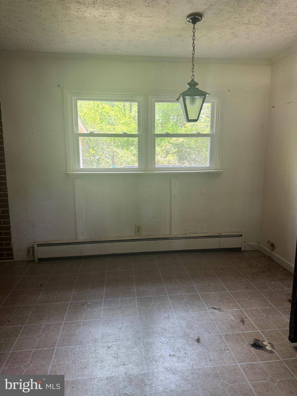 Colonial Beach, VA 22443,558 SHOREWOOD DR