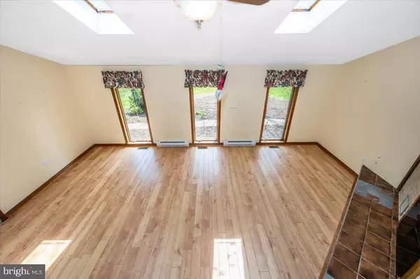 Jefferson, MD 21755,2814 CHEVY CHASE CIR