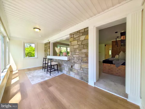 122 LAMPETER RD, Lancaster, PA 17602