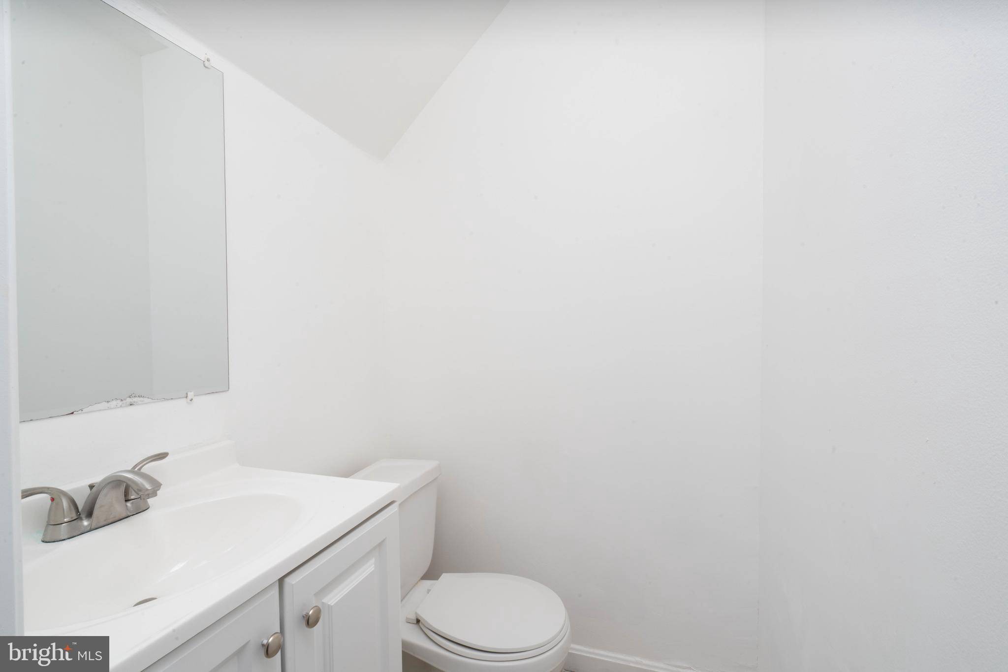 Newark, DE 19702,327 THAYER CT