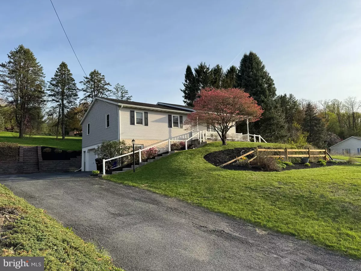 New Holland, PA 17557,248 EDGEWOOD DR