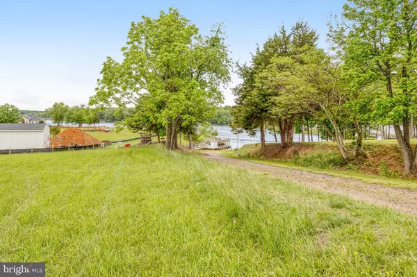 Spotsylvania, VA 22551,6201 LAKE FRONT WAY