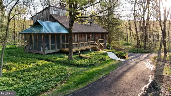 1830 OAKLYNN DR, Green Lane, PA 18054