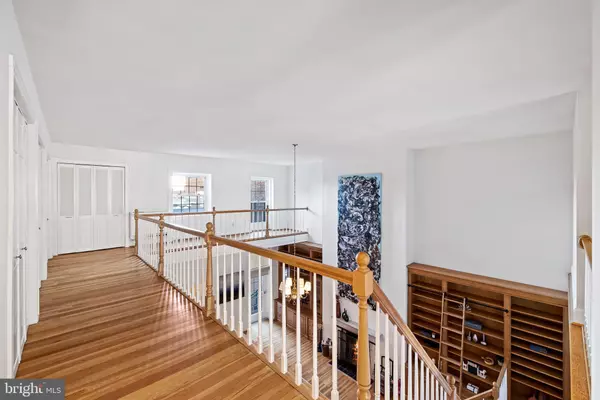 Philadelphia, PA 19107,1008-20 SPRUCE ST #3F