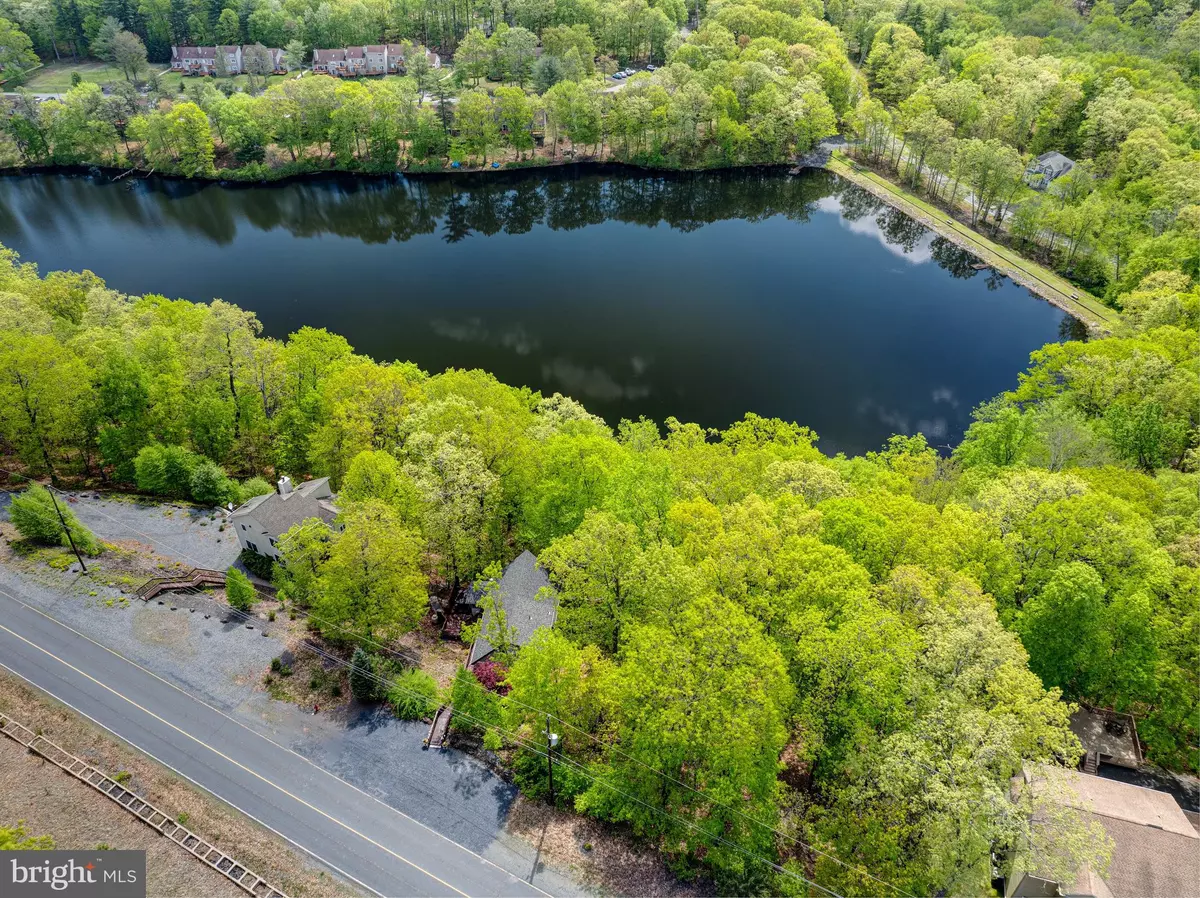 Bushkill, PA 18324,2171 LANCASTER DR