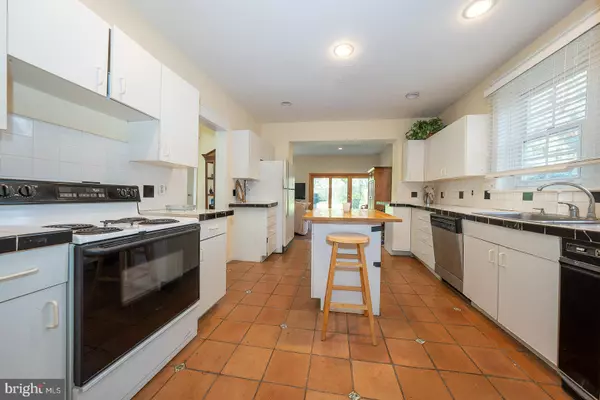 Gladwyne, PA 19035,416 CONSHOHOCKEN STATE RD