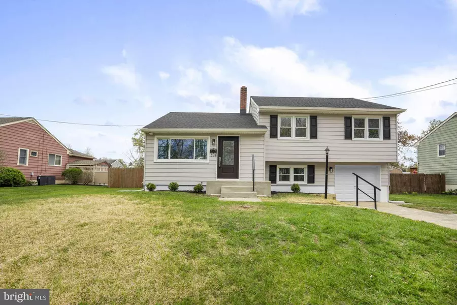 894 WOODLANE RD, Mount Holly, NJ 08060