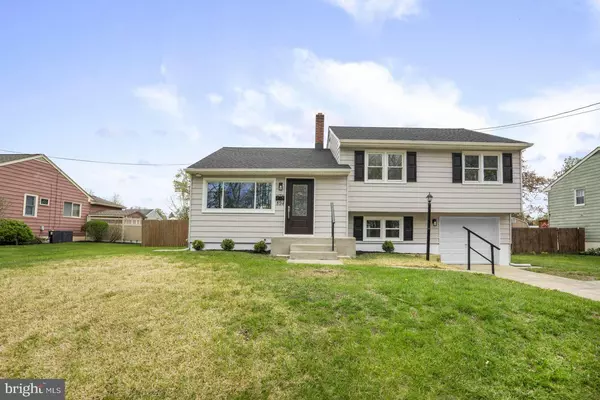 894 WOODLANE RD, Mount Holly, NJ 08060