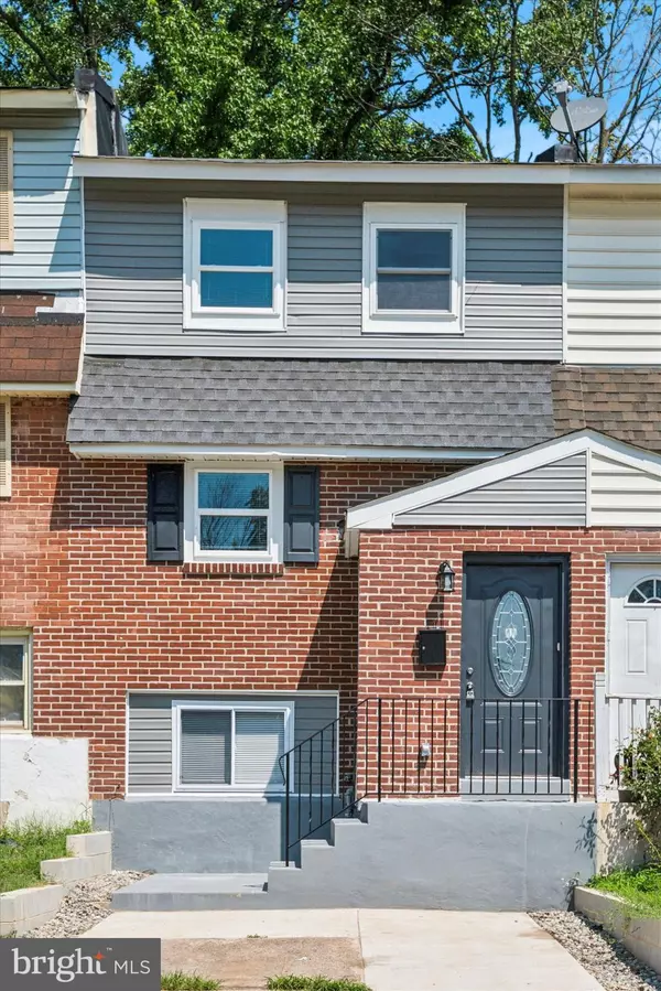 15 OAKMONT DR, New Castle, DE 19720
