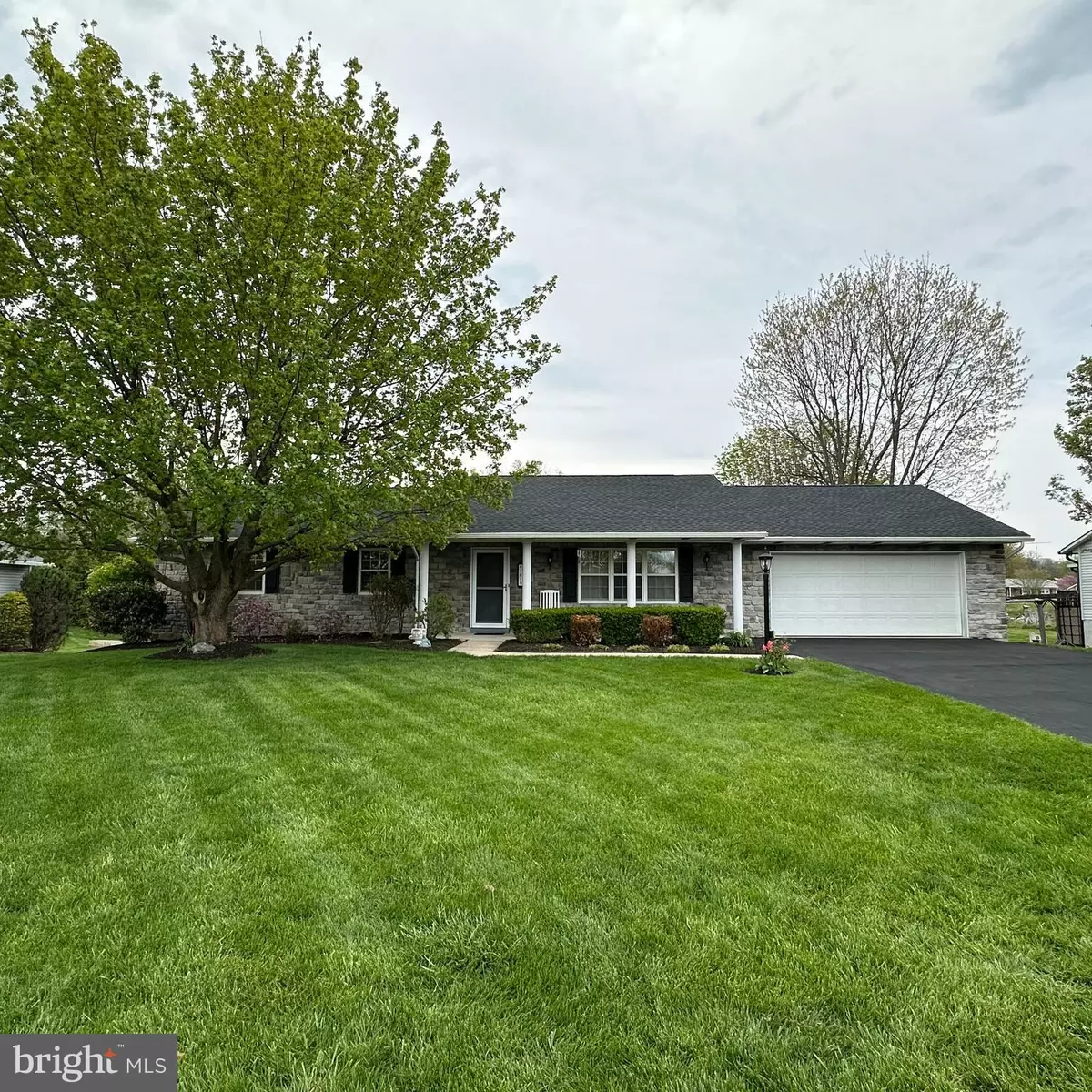 Waynesboro, PA 17268,1019 REDWOOD DRIVE