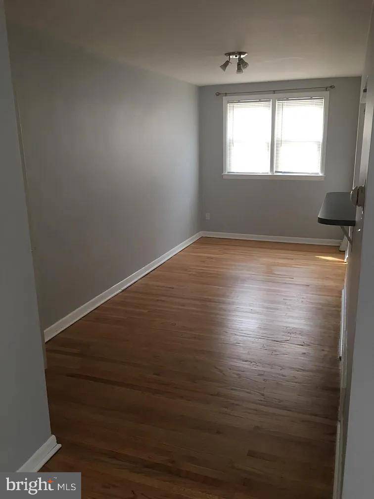 Philadelphia, PA 19128,401 SEVILLE ST