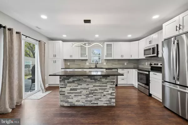 1717 SPENCER DR, Croydon, PA 19021