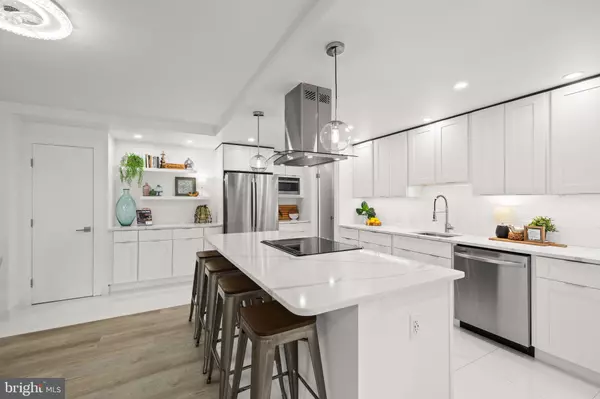 Alexandria, VA 22304,6101 EDSALL RD #904